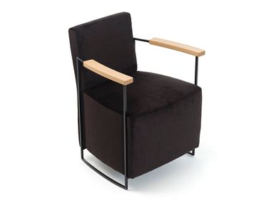 Sled base armchair with armrests GOTHAM EPÒNIMO