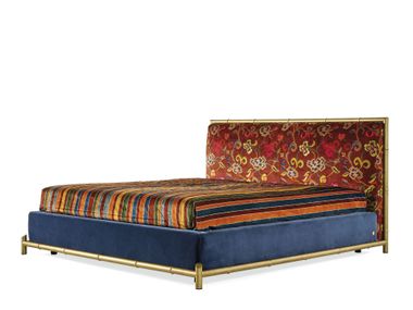 Letto matrimoniale in ottone con testiera imbottita BLOSSOM ETRO Home Interiors