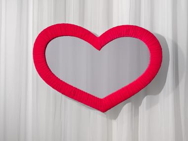 Specchio da parete con cornice CUPIDO Erba Idea