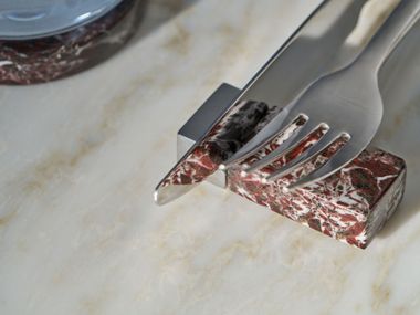 Knife rests
