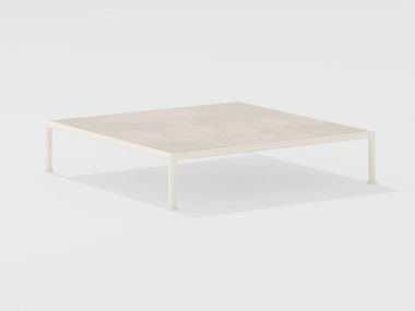 ROÈ Square low porcelain stoneware garden side table By FAST