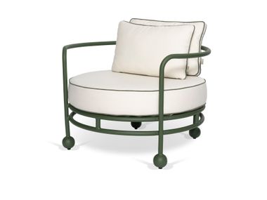 Aluminium low lounge chair with armrests LENTO FJAKA