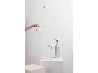 FLOAT Multifunctional portable table lamp By AXOLIGHT | design Mario ...