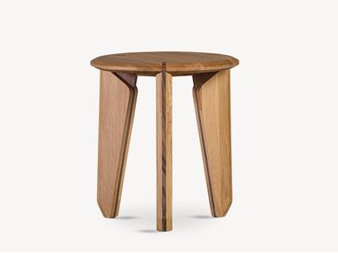 3-legged round oak coffee table LIKA FÖRNİ
