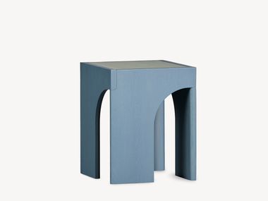 Square oak coffee table PASAJ FÖRNİ
