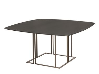 Square wooden dining table FRAME Shake