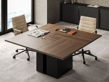 Tavolo da riunione quadrato in legno ONO FREZZA
