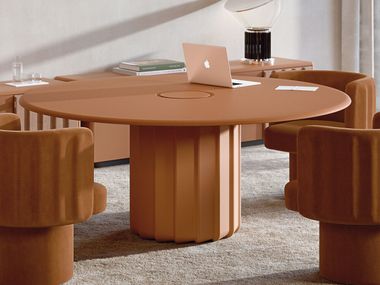 Round table with central base SABREE FREZZA