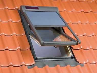 Electric sun protection skylight shade AMZ SOLAR Fakro