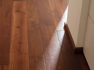 Sockelleiste aus massivem Holz SQUARED SKIRTING Fiemme Tremila