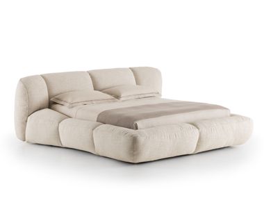 Gepolstertes Bett aus Stoff ORMA Flou
