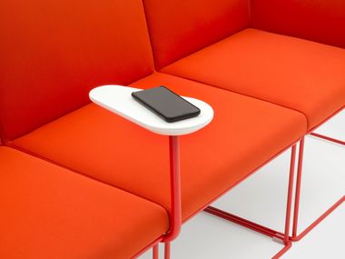Tavolino di servizio in metallo con presa USB GEORGE | Tavolino con presa USB Viganò