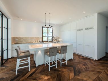 Custom solid wood kitchen with island Kitchen 16 GH LAZZERINI