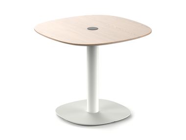 Square table with central base FREE TABLE G_GRADO
