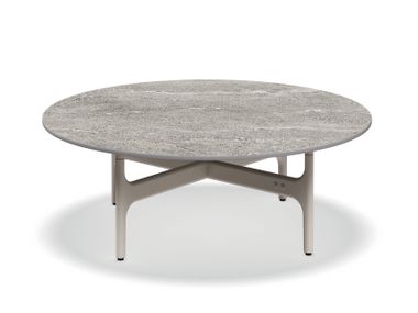 Tavolino da giardino da caffè rotondo con piano in ceramica GRAND SAIL Gloster