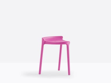 Low stackable stool HAPPY 491