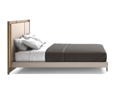 Cama de casal de madeira com luzes integradas LINK HURTADO