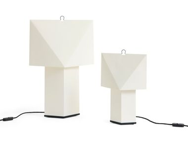 Lampada da tavolo a LED in carta APLAT Hay