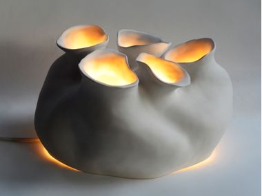 Handmade ceramic table lamp CORAZÓN EXTRATERRESTRE ICI ET LÀ