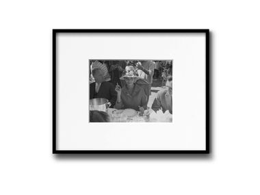 Black & white e-paper digital art frame JANE Classic format IONNYK