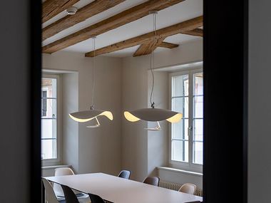 Luminária pendente LED de metal CATELLANI & SMITH - LEDERAM MANTA S1 In Stock
