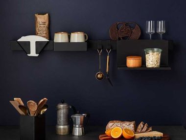 Küchenutensilienhalter / Wandregal GEJST - Flex magnetic shelf black oak/ black In Stock