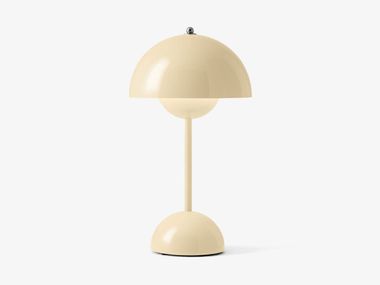LED cordless polycarbonate table lamp &TRADITION - FLOWERPOT VP9 IVORY In Stock