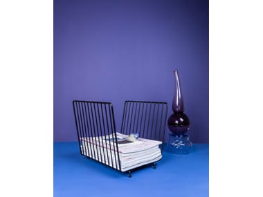 JOURNAL Magazine rack By Maze