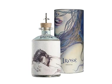 Bottiglia di gin con etichetta artigianale J.ROSE LONDON DRY GIN J.Rose