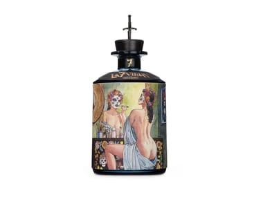 Bottiglia di tequila con etichetta artigianale LA 7 VIDAS TEQUILA J.Rose