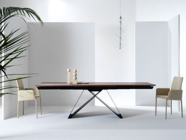 Extending wooden table with sculptural base ATLANTIS Julia Italia