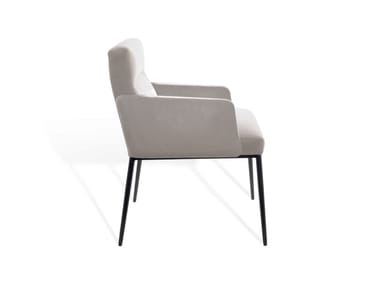 Sedia imbottita con braccioli D-FINE KFF