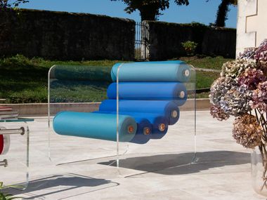 Fabric armchair with armrests MW02 ARMCHAIR BICOLOR IN PMMA KUUMO
