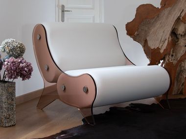 Armchair with armrests MW06 ARMCHAIR IN BRONZE PMMA KUUMO
