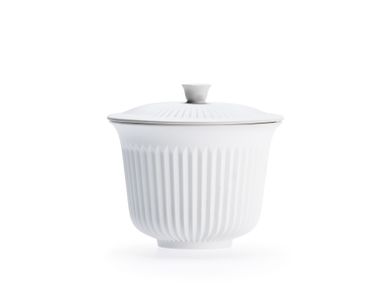Porcelain bonbonnière TSÈ Karakter