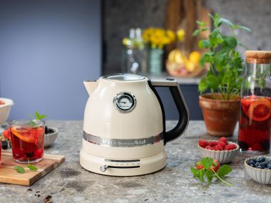 Variable temperature kettle ARTISAN KitchenAid