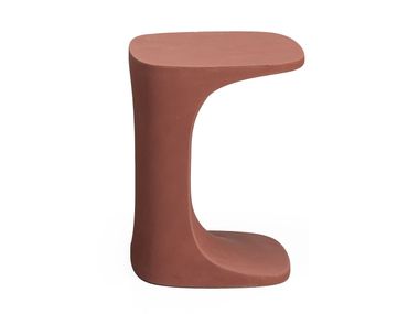 Square plastic coffee table FONT ARGILLA Kristalia
