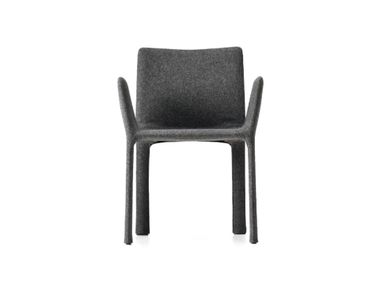 Sedia imbottita in tessuto con braccioli JOKO Kristalia