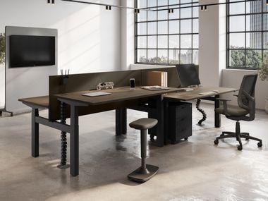 Height-adjustable office desk with desk screens UP Las Mobili