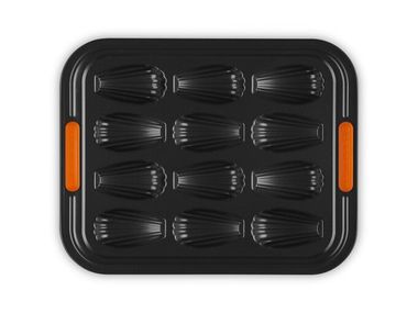 Backform aus Carbonstahl 12 MINI MADELEINE MOULD Le Creuset