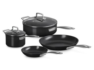 Aluminum pot and pan set 4-PIECE NON-STICK SET Le Creuset