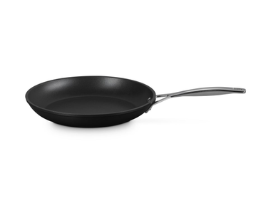 Antihaft Pfanne aus eloxiertem Aluminium LOW PAN WITH LONG HANDLE Le Creuset