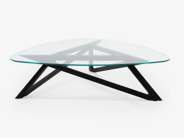 Mesa de centro triangular em madeira com tampo de vidro ENNÉA Ligne Roset