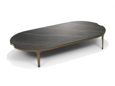 Oval wood veneer coffee table CLAMP Linteloo
