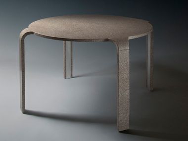 Round table made of aluminum, sand and cement SALTO GRANDE MAS Design