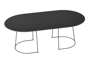 Mesita ovalada de madera AIRY MUUTO