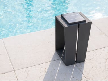 Maanta, SOLAR ISOSS Paletto luminoso ad energia solare in acciaio inox