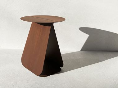 Mesa de centro redonda de Corten™ YOUMY Mademoiselle Jo