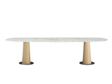 Oval table with marble top and oak base KALYSTRUS Maxalto