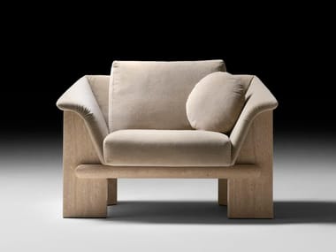 Poltrona in tessuto con struttura in travertino LA GRANDE MURAGLIA NEUTRA